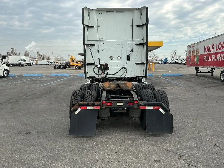 2020 International LT in La Porte, IN — photo 6