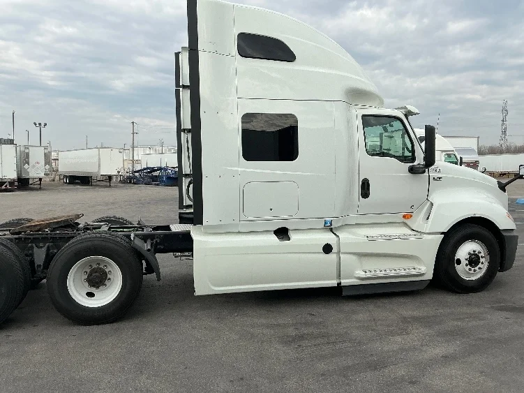 2020 International LT in La Porte, IN — photo 8