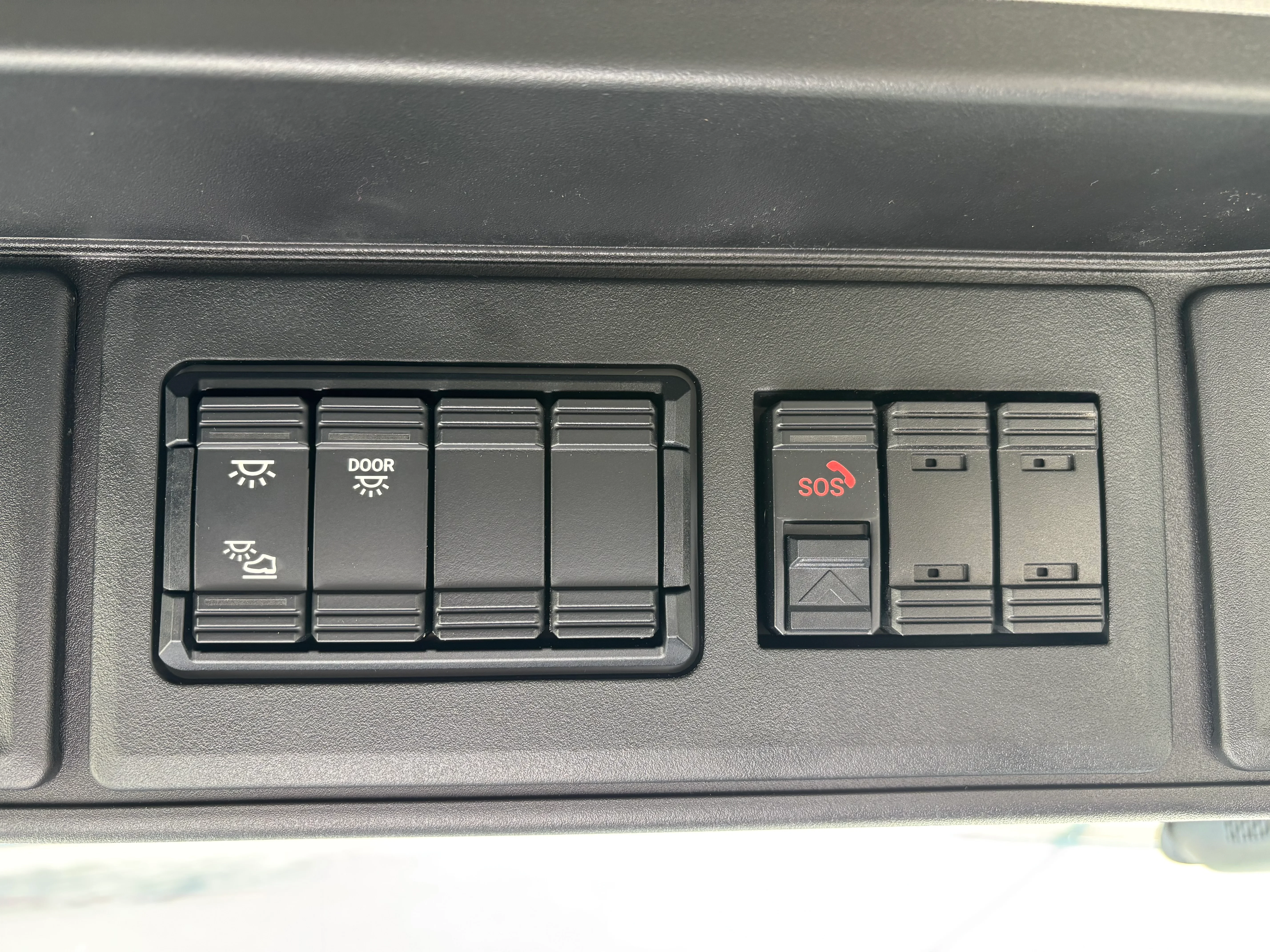 2027 Mack Anthem in TX — photo 21