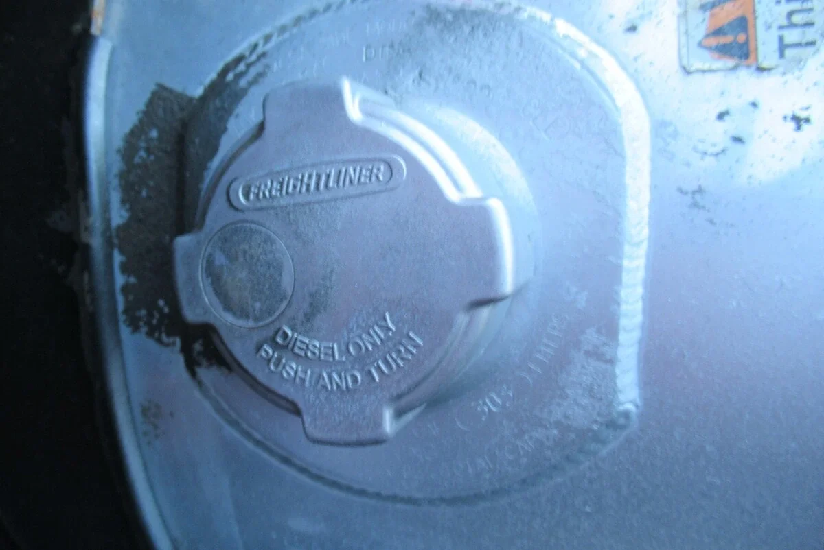 2023 Freightliner Cascadia - image 9