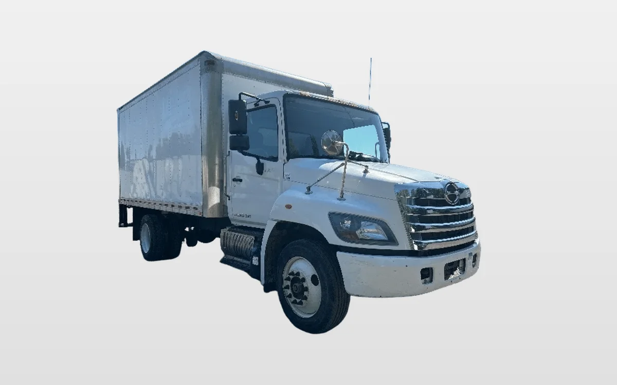 2019 Hino 268 - image 1