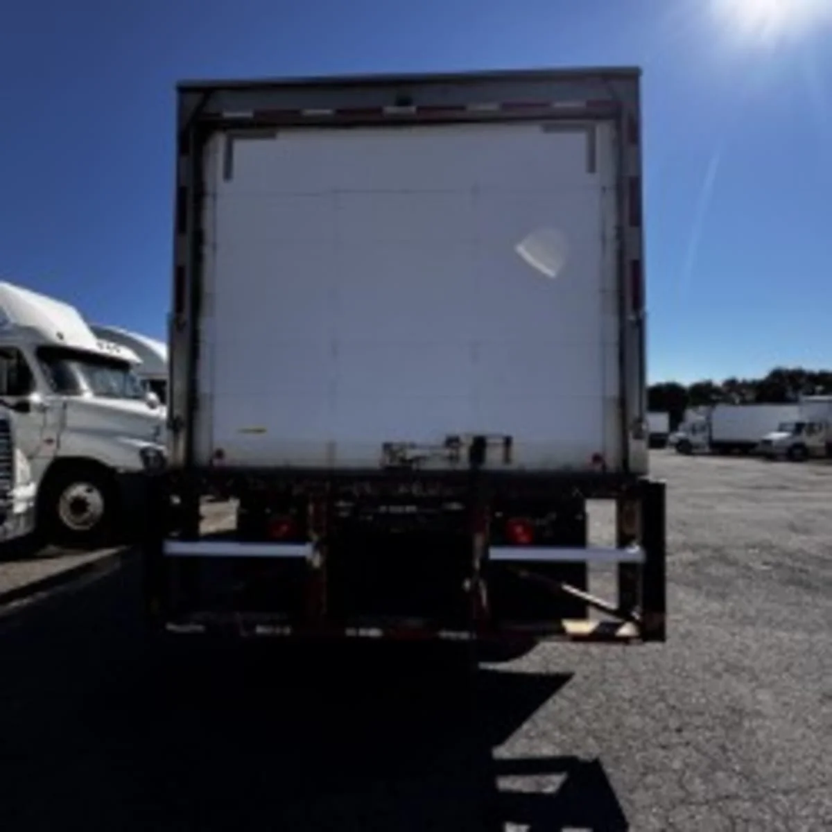 2019 Freightliner M2 106 - image 5