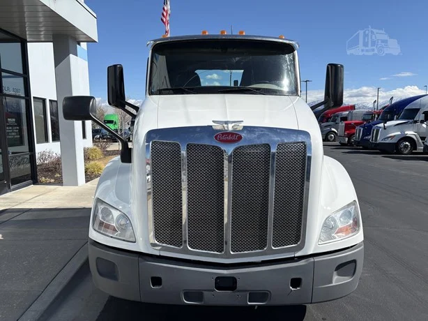 2021 Peterbilt 579 in Salt Lake City, UT — photo 3