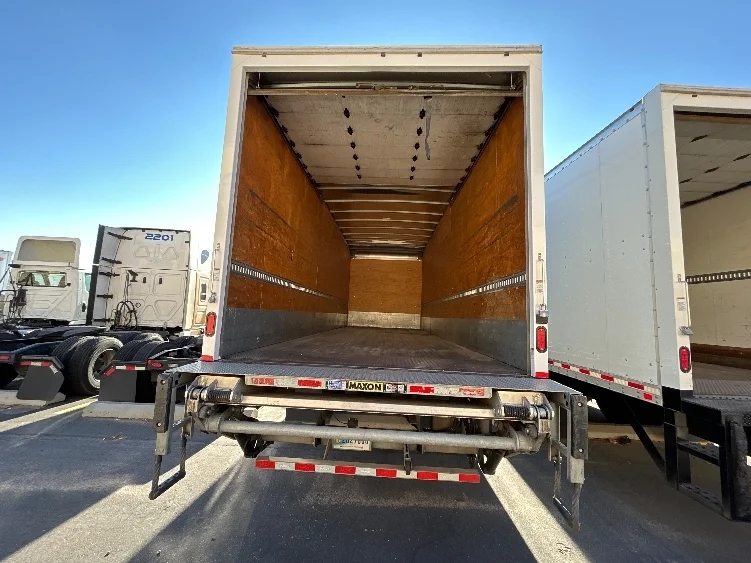 2019 Freightliner M2 106 - image 8