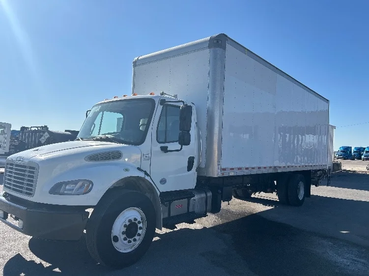 2019 Freightliner M2 106 - image 3