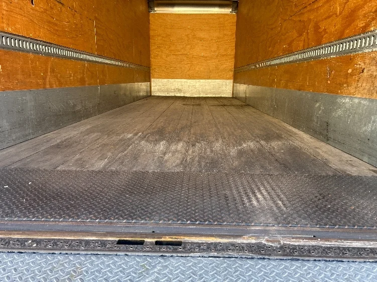 2019 Freightliner M2 106 - image 10