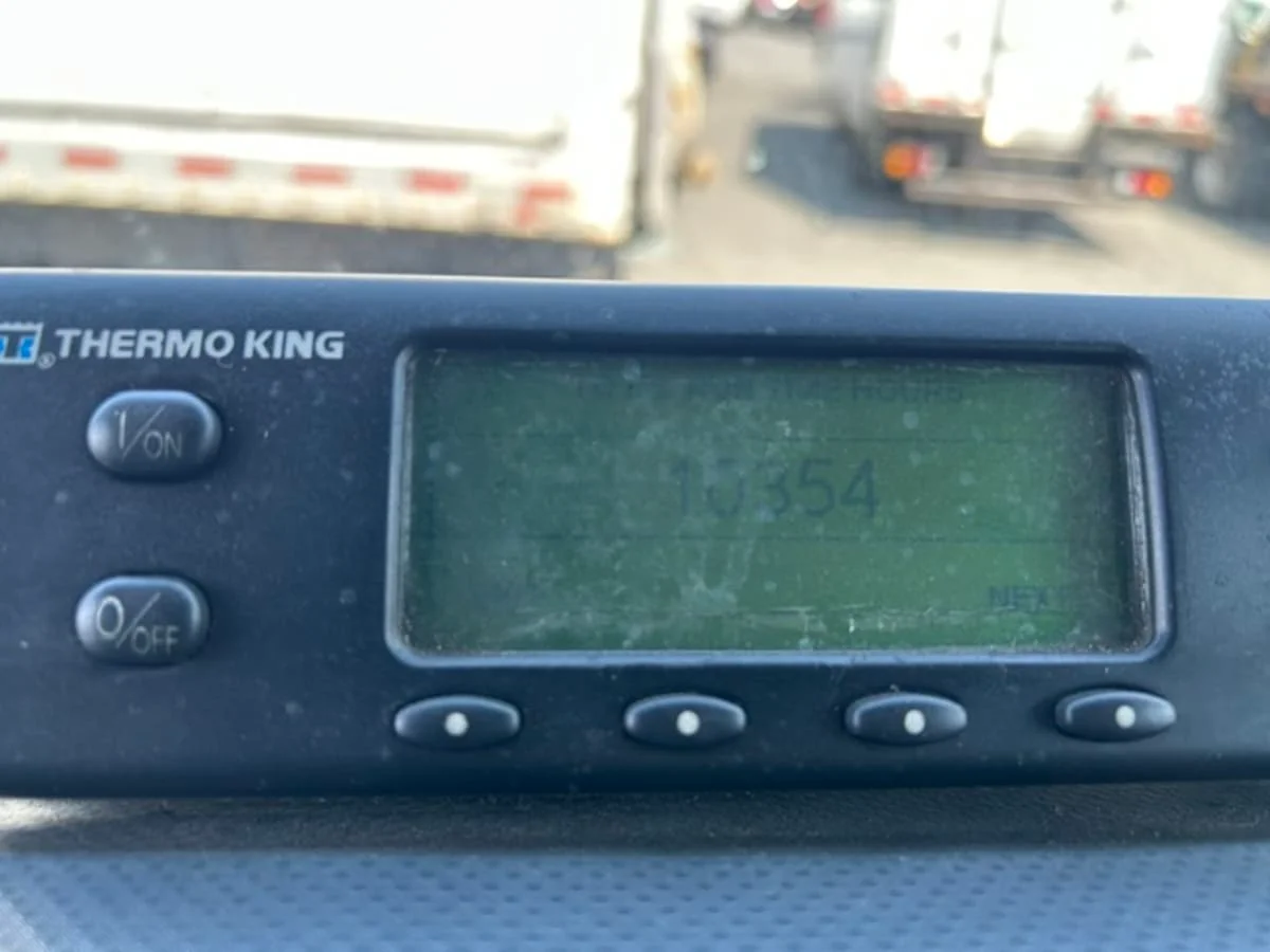 2020 Isuzu NQR in Farmingdale, NY — photo 12