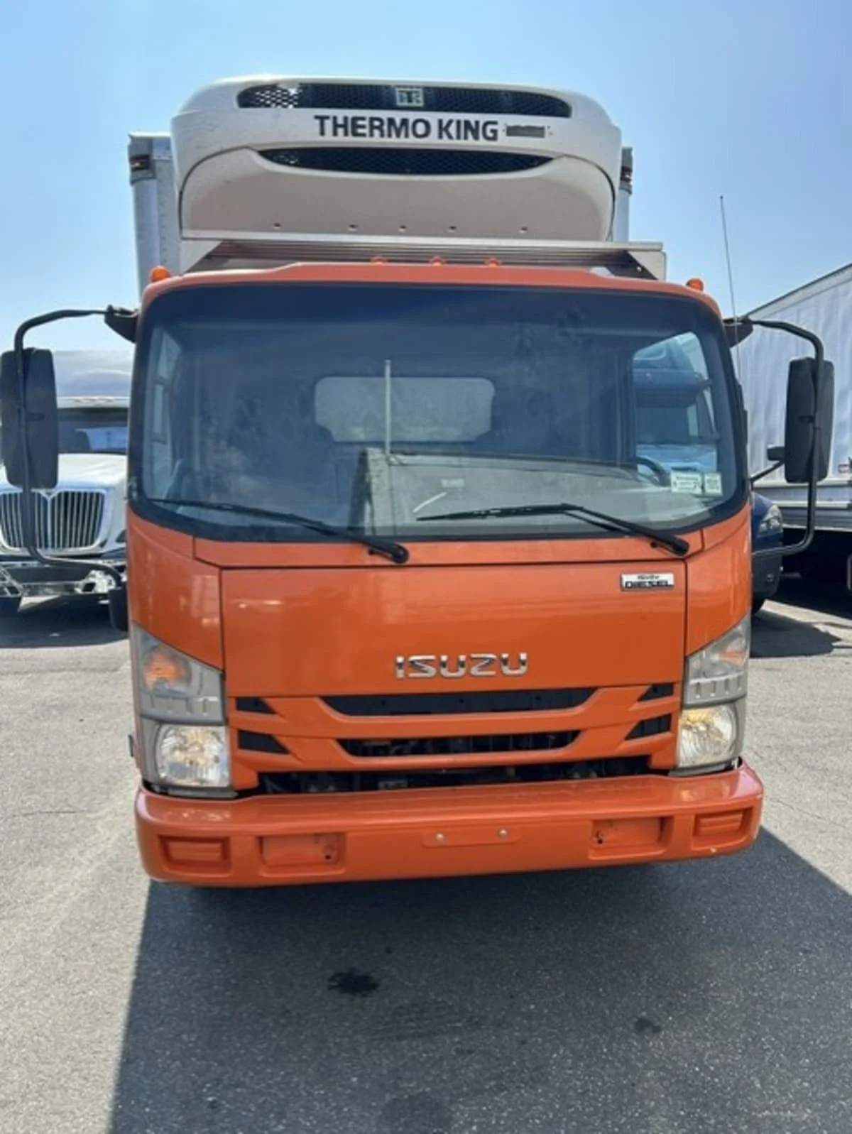 2020 Isuzu NQR in Farmingdale, NY — photo 2