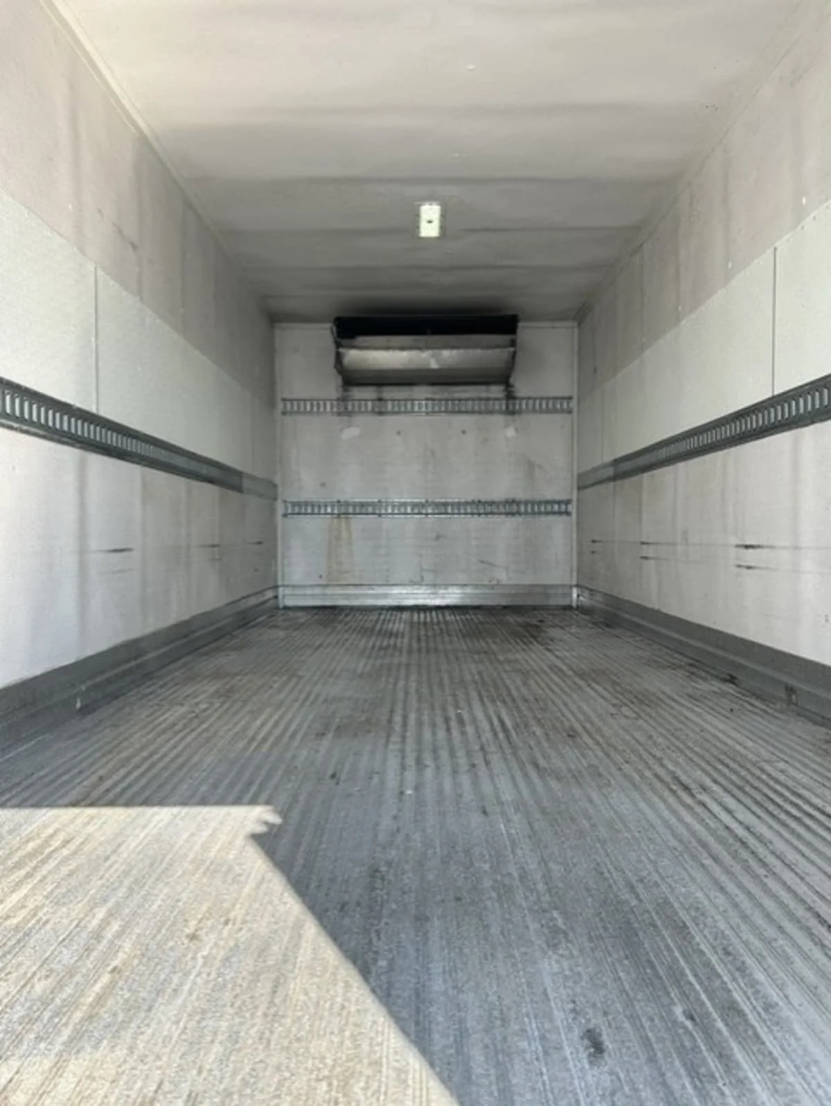 2020 Isuzu NQR in Farmingdale, NY — photo 9