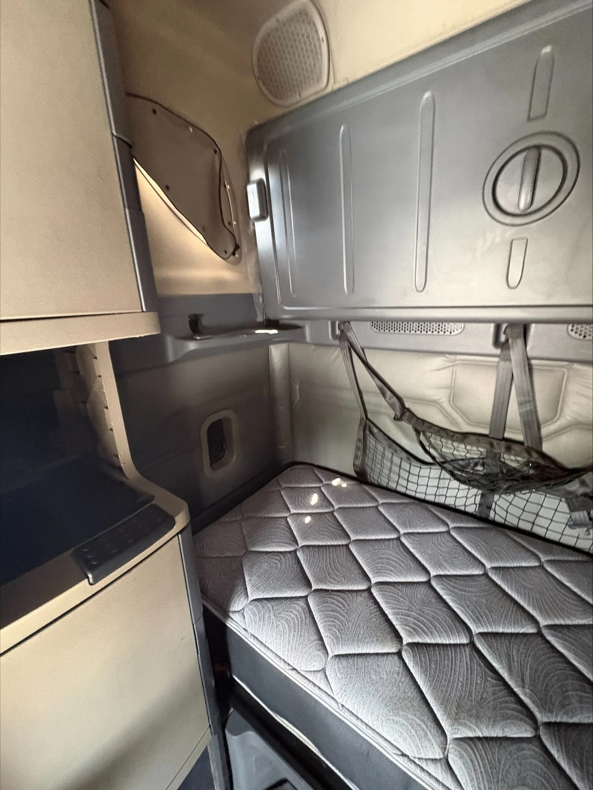 2016 Freightliner Cascadia in Roanoke, VA — photo 5