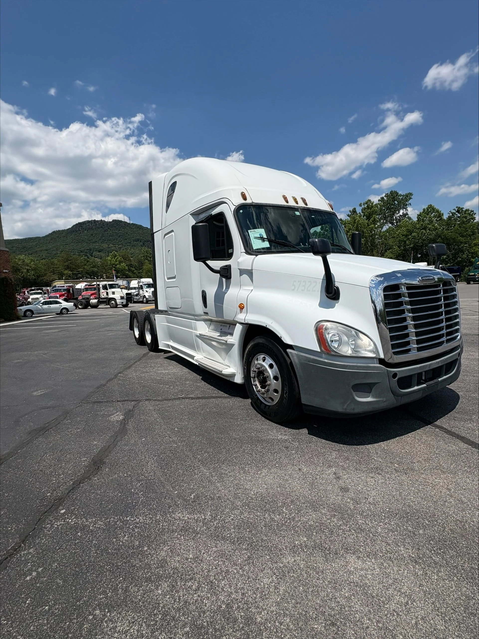2016 Freightliner Cascadia in Roanoke, VA — photo 3