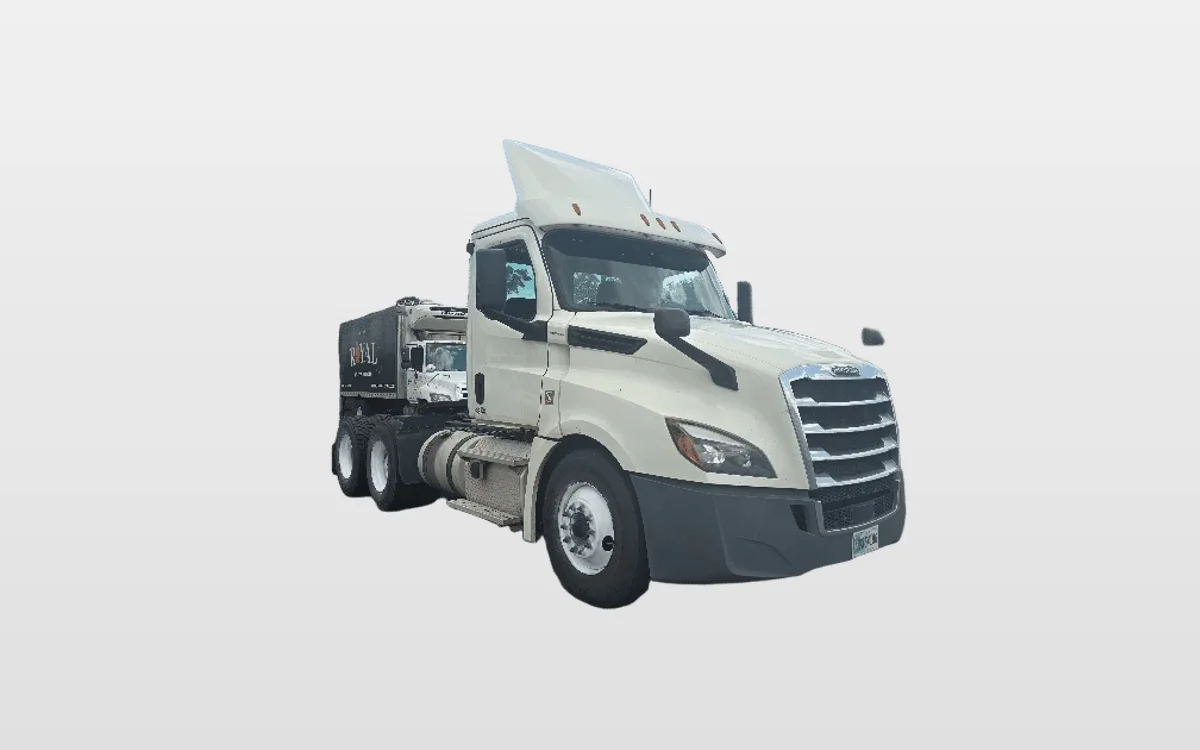 2019 Freightliner - image 1