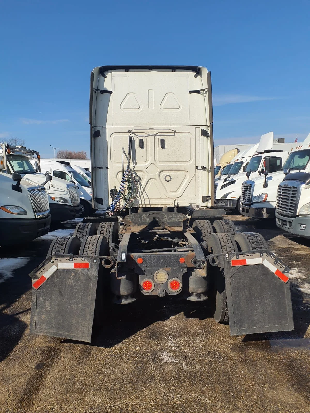 2020 Freightliner Cascadia - image 5