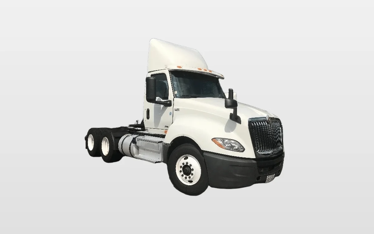 2019 International LT - image 1