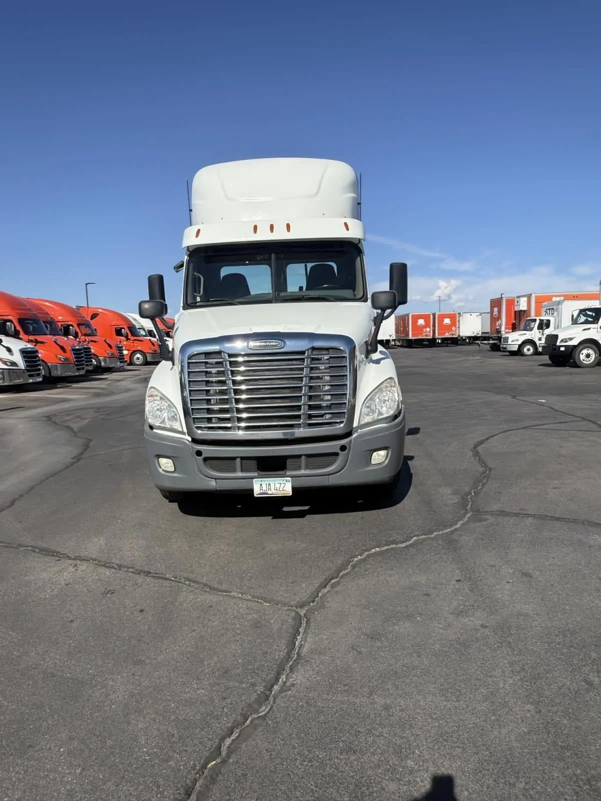 2020 Freightliner Cascadia in North Las Vegas, NV — photo 2