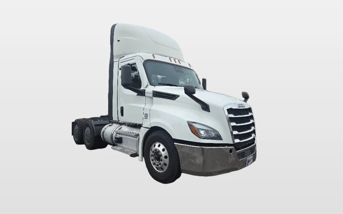 2020 Freightliner Cascadia - image 1