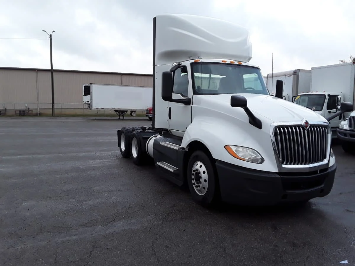 2020 International LT in La Vergne, TN — photo 3