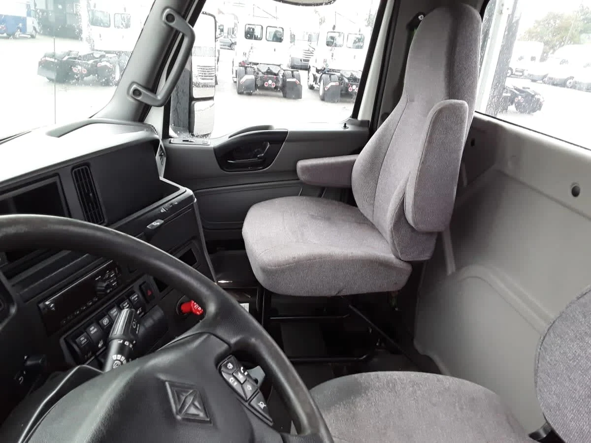 2020 International LT in La Vergne, TN — photo 7