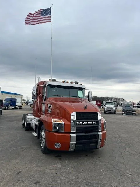 2026 Mack Anthem - image 3