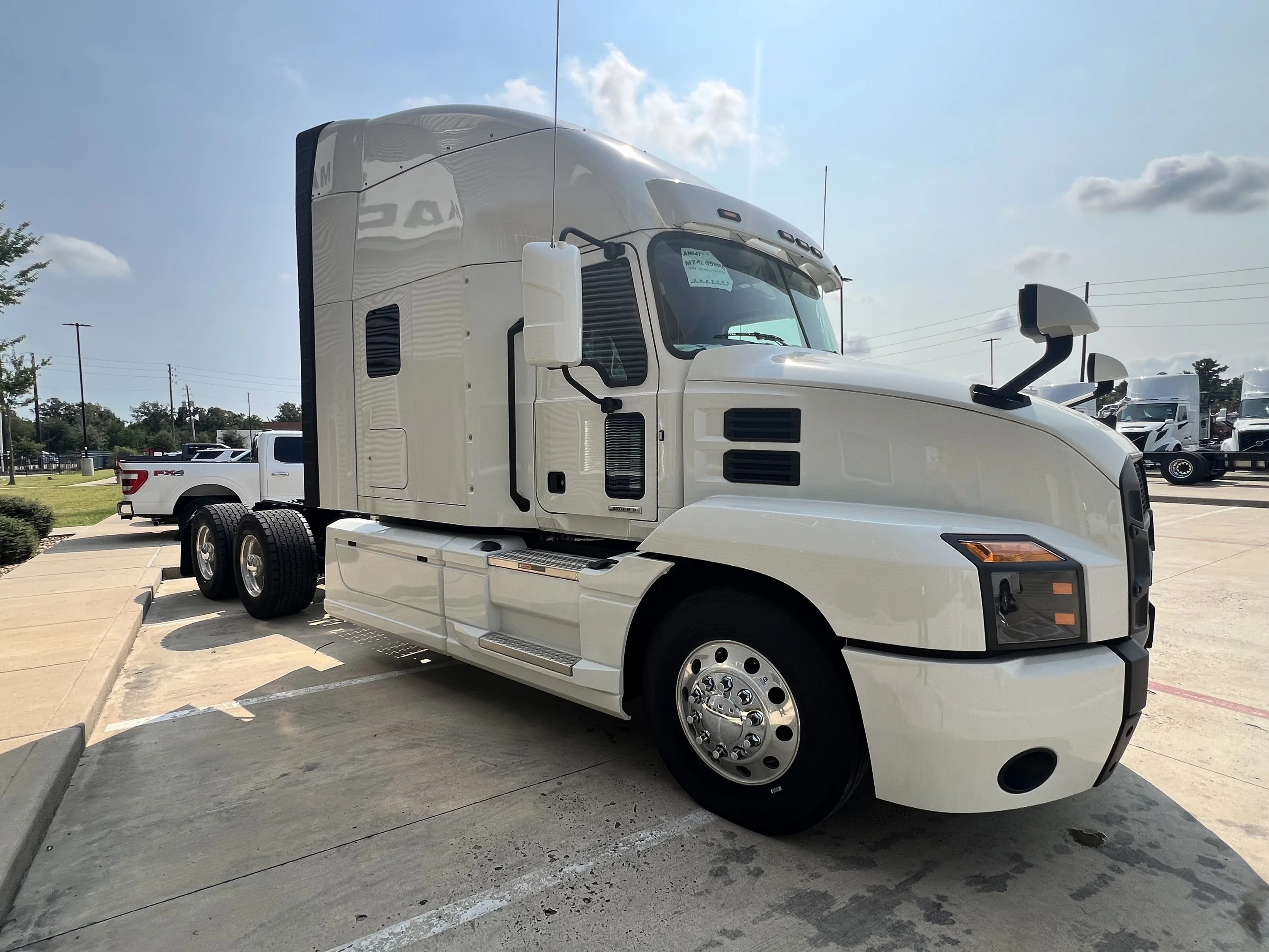 2025 Mack Anthem in Houston, TX — photo 2