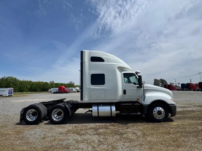 2021 International LT — photo 4
