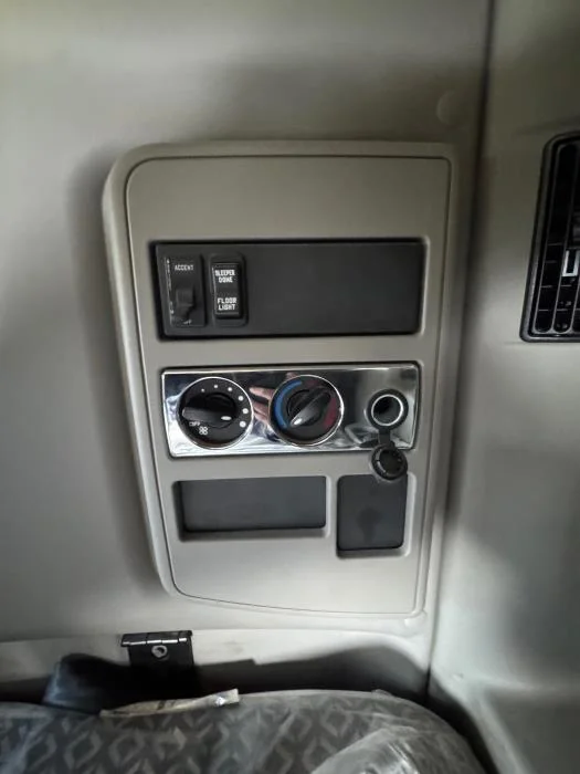 2021 International LT — photo 21