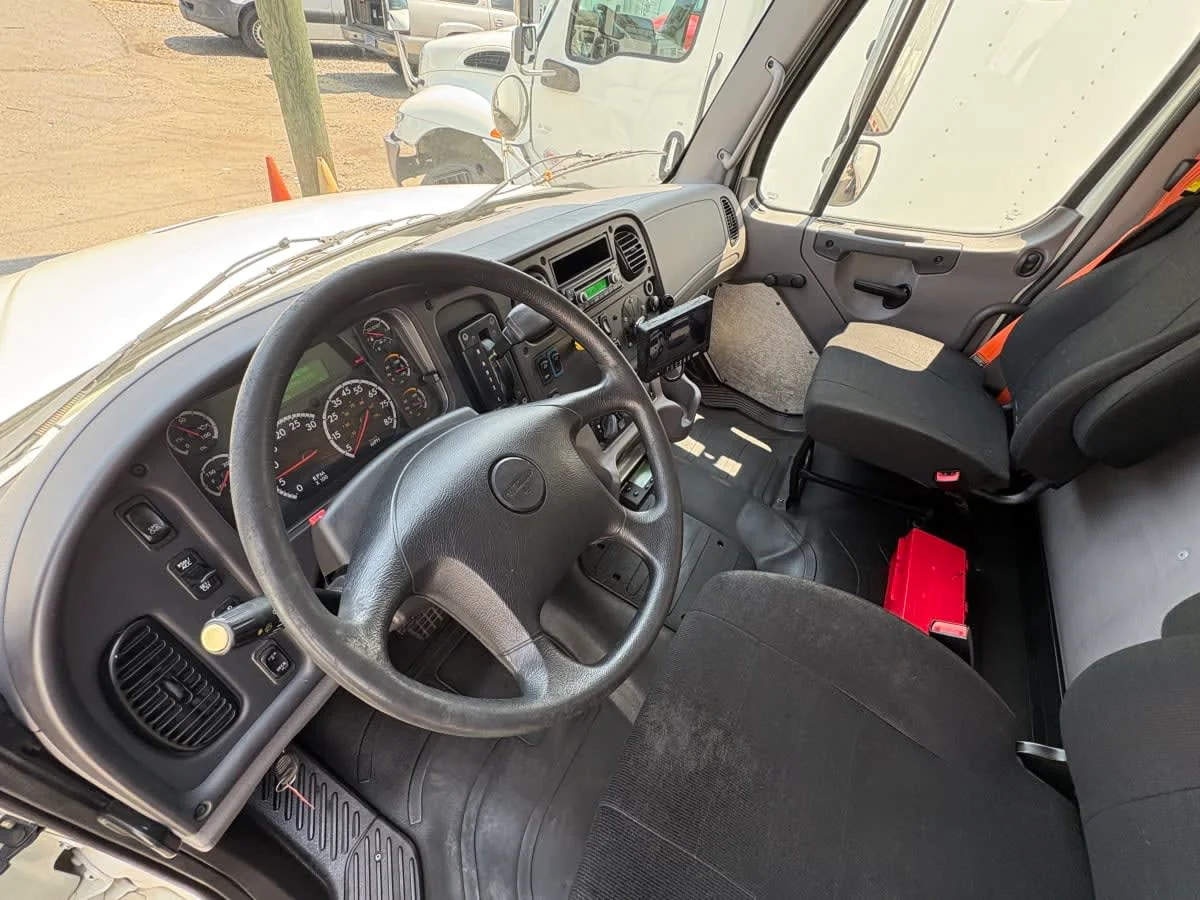 2018 Freightliner M2 106 in Ashland, VA — photo 8