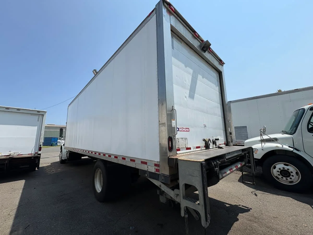 2018 Freightliner M2 106 in Ashland, VA — photo 6