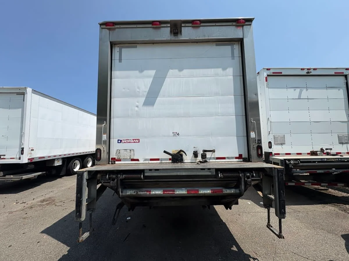 2018 Freightliner M2 106 in Ashland, VA — photo 5