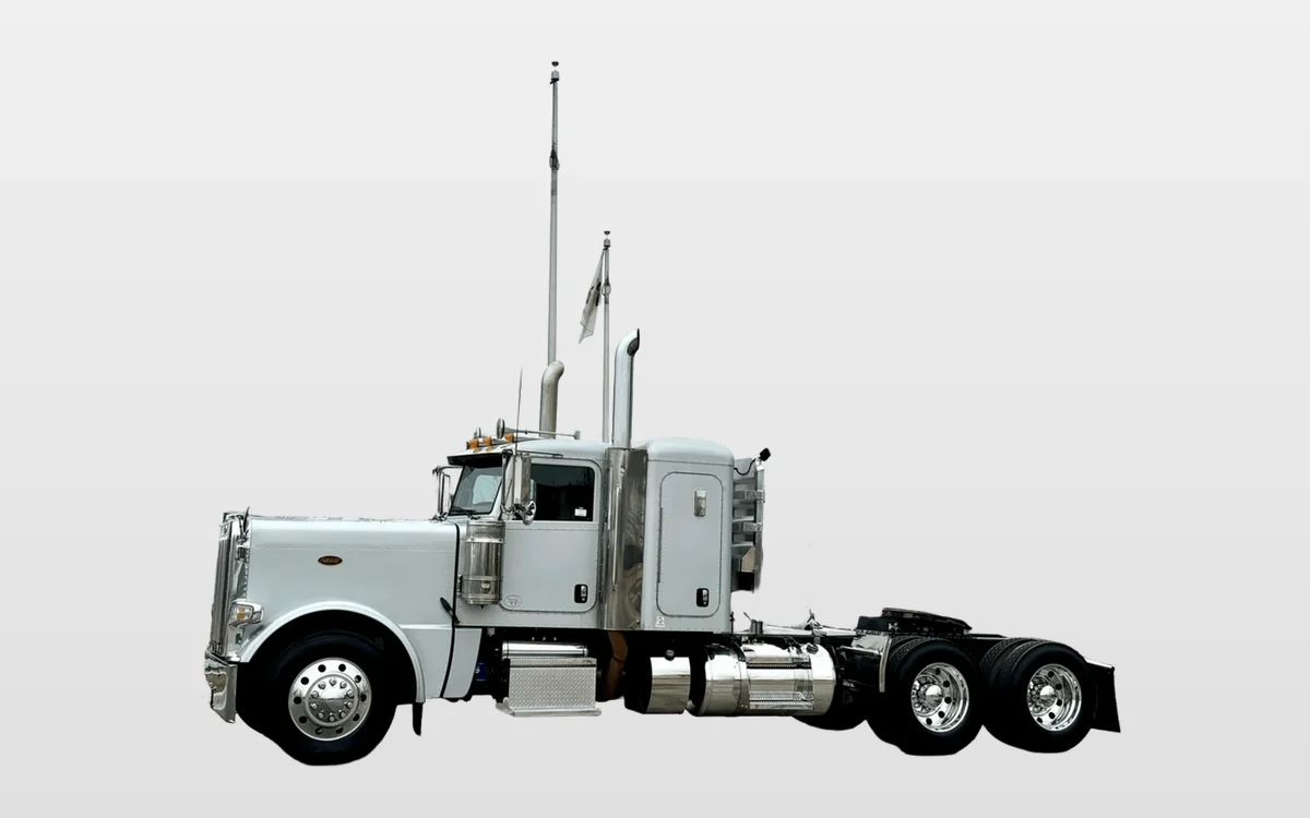 2022 Peterbilt 389 - image 1