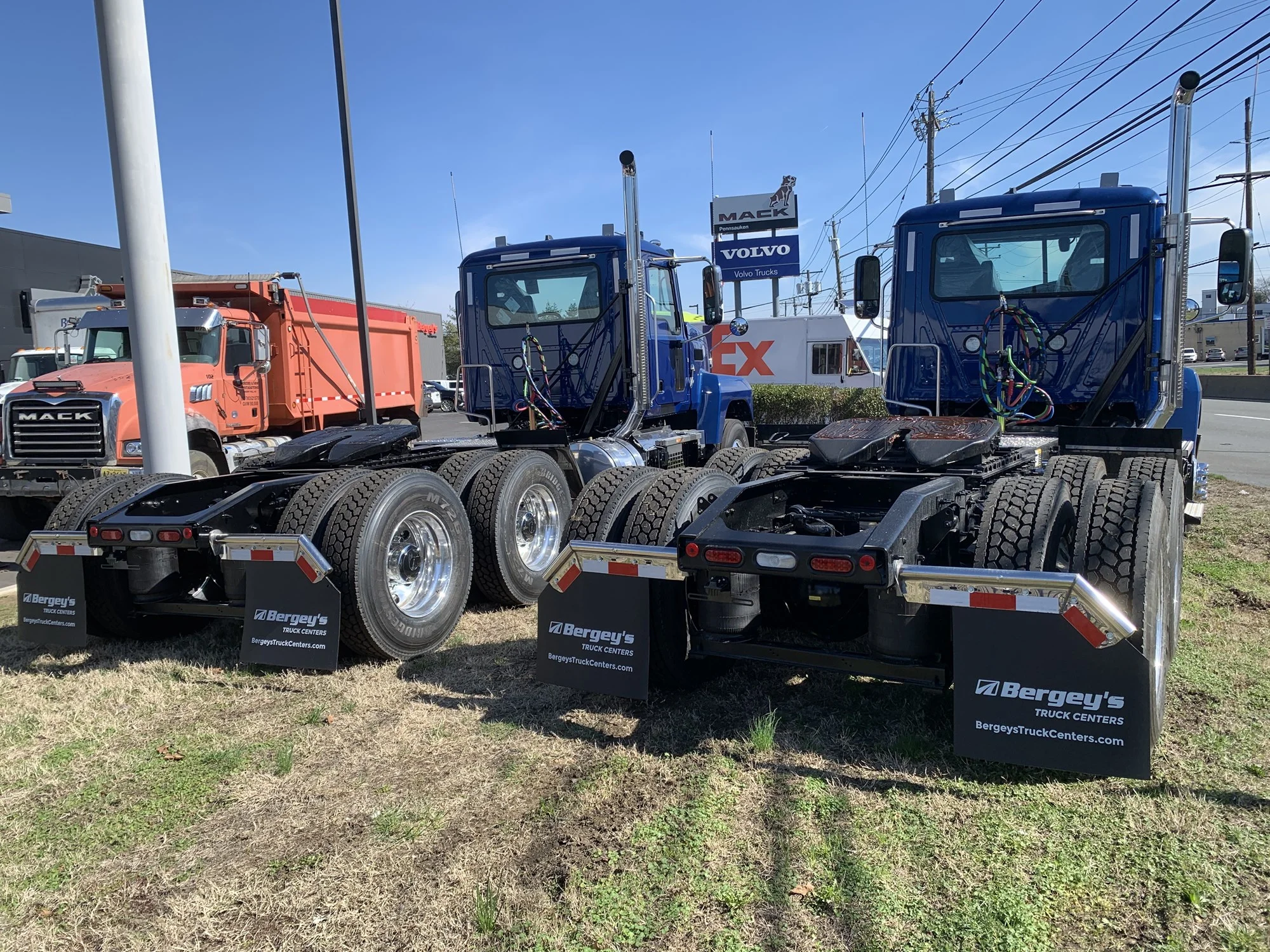 2027 Mack Pinnacle in Trenton, NJ — photo 3