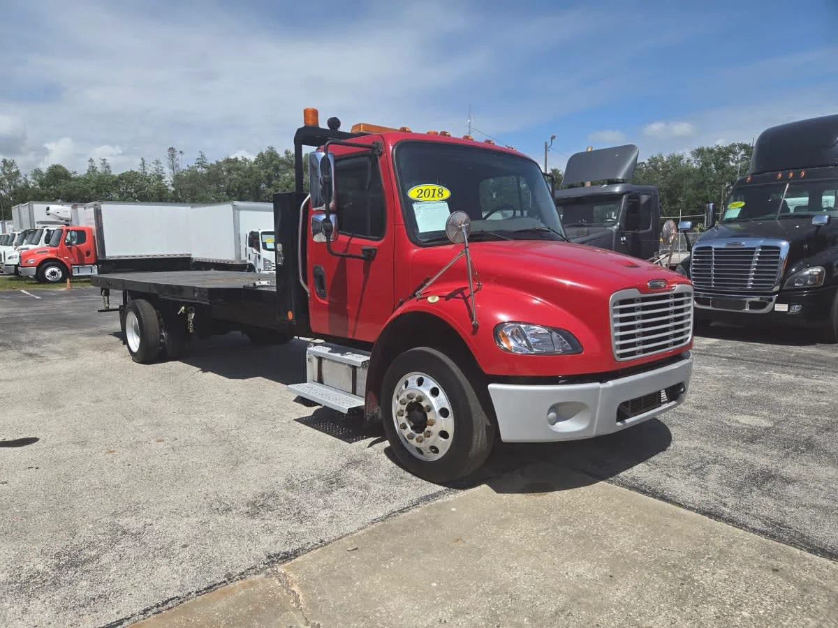 2018 Freightliner M2 106 - image 3