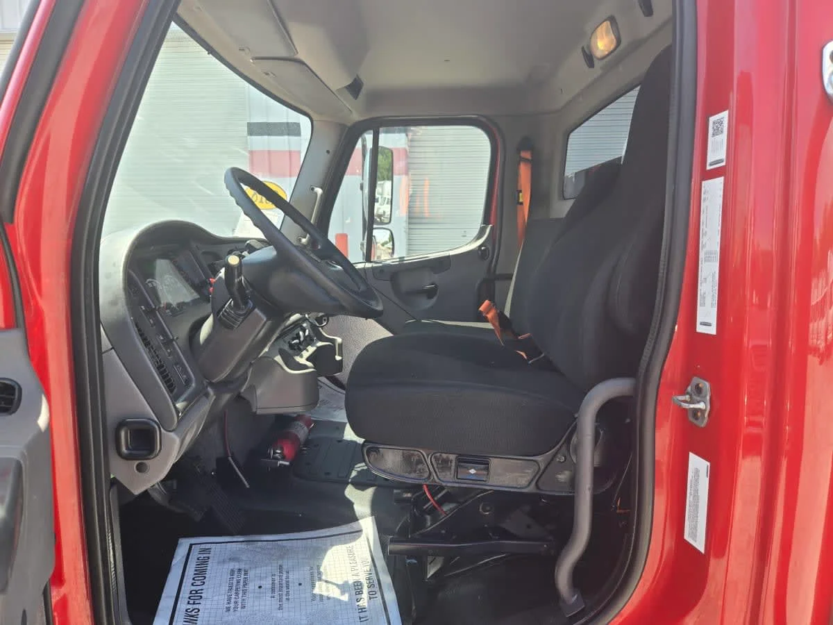 2018 Freightliner M2 106 - image 7