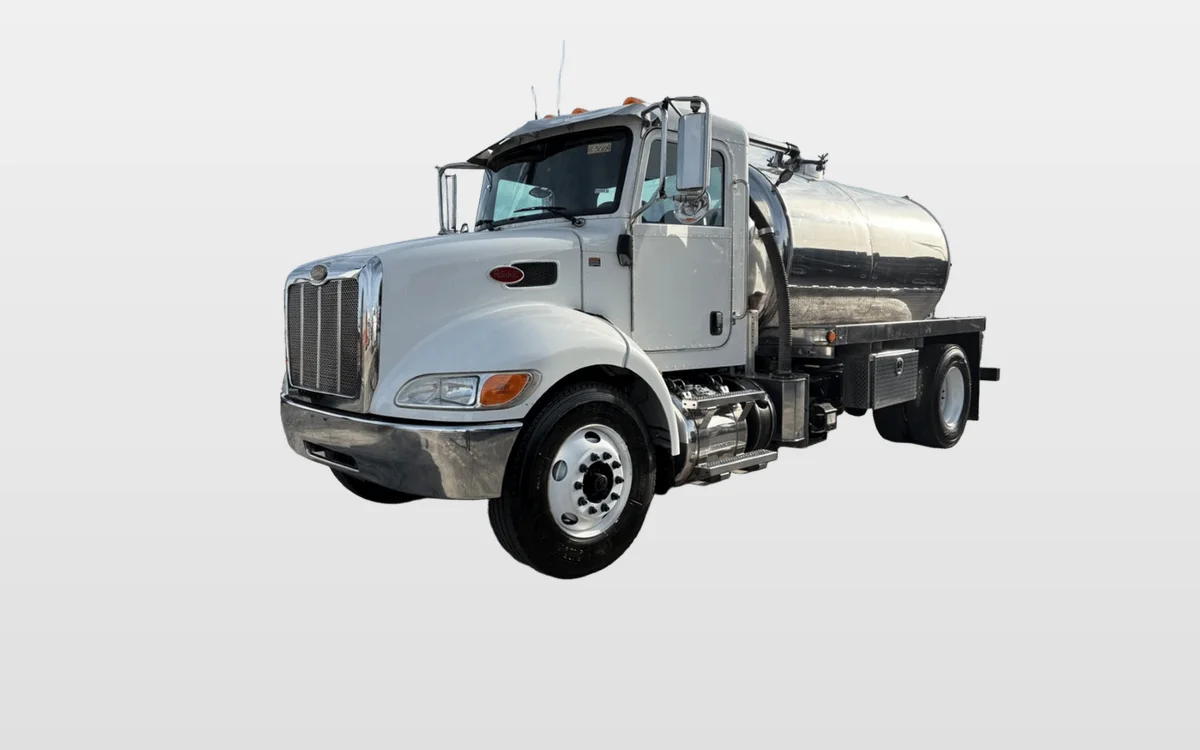 2019 Peterbilt - image 1