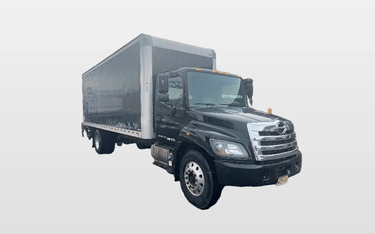 2018 Hino 268 - image 1