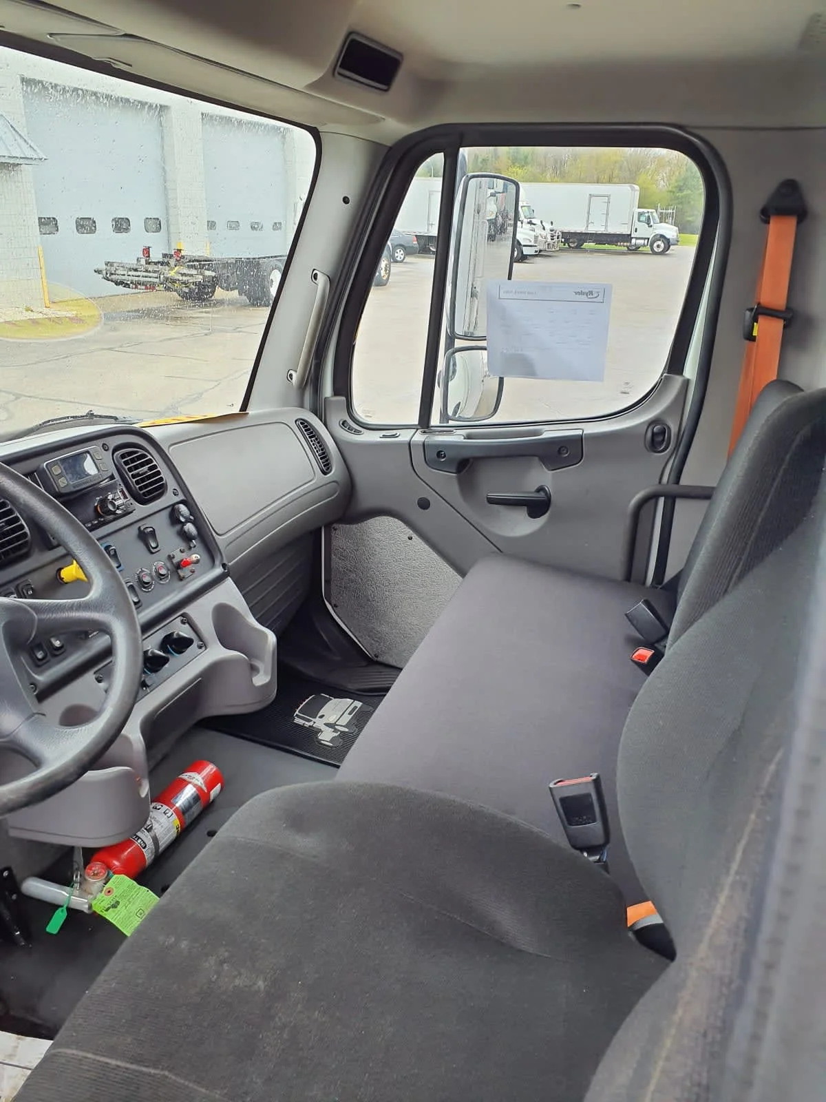 2019 Freightliner M2 106 in Oak Creek, WI — photo 7