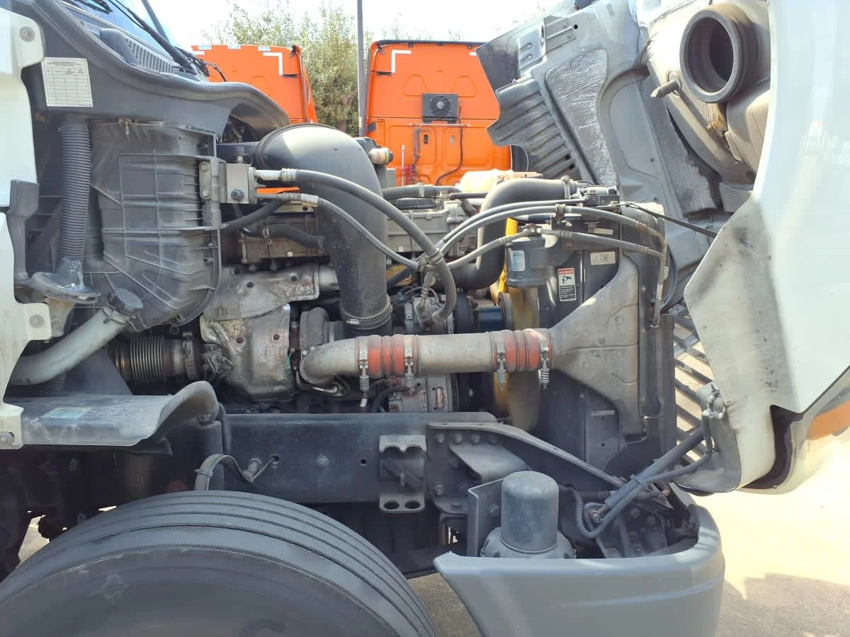 2019 Freightliner Cascadia in Houston, TX — photo 9