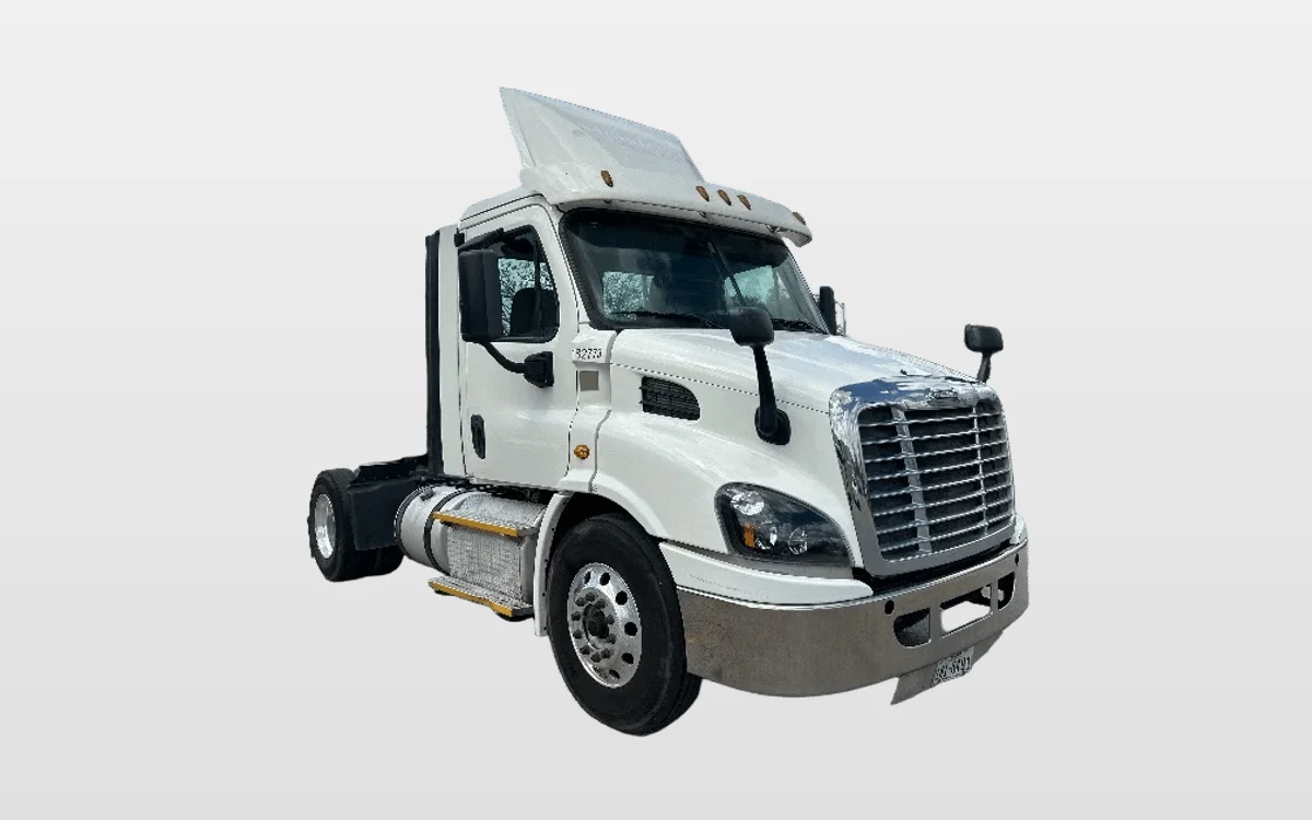 2017 Freightliner Cascadia - image 1
