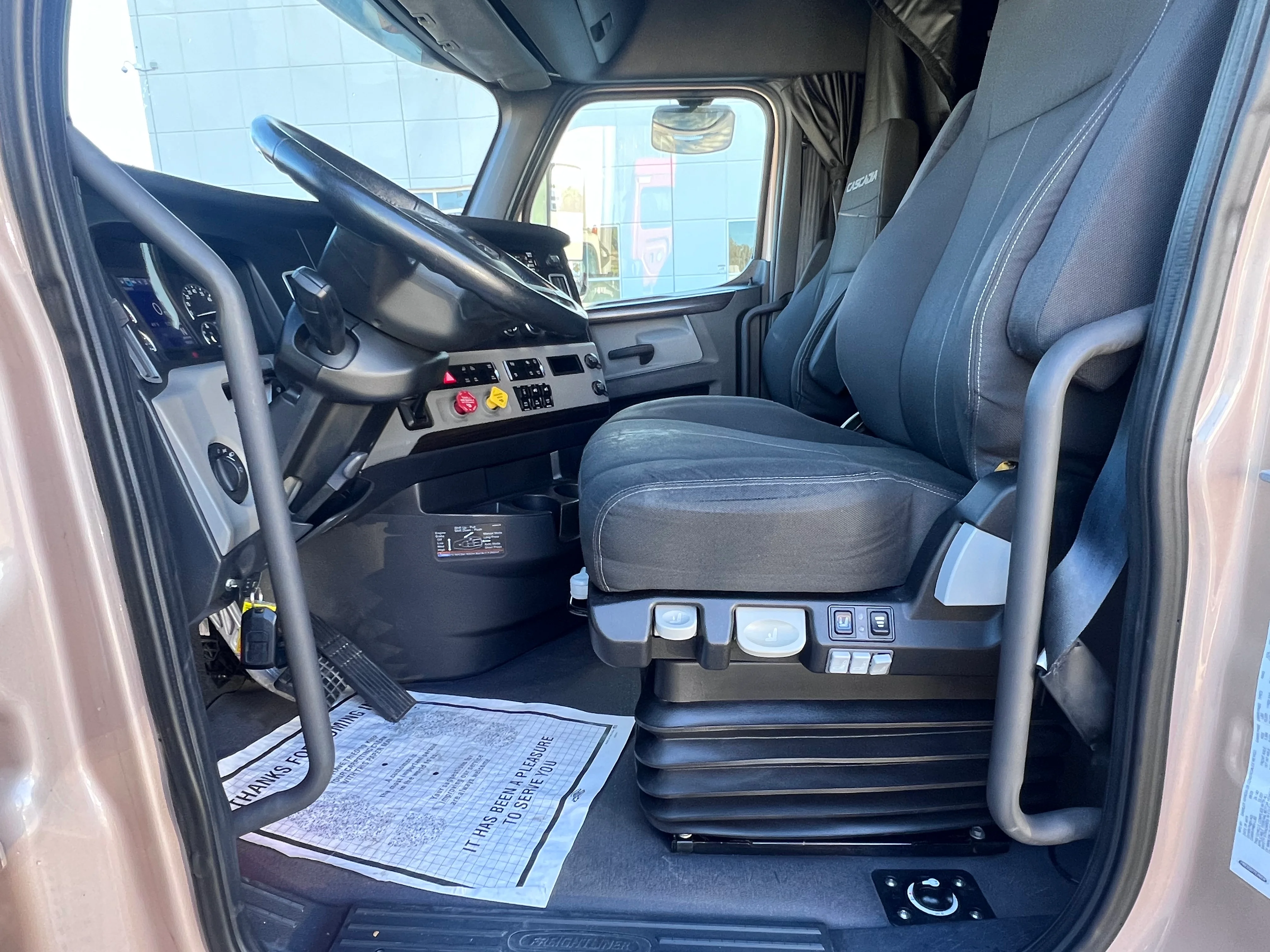 2021 Freightliner Cascadia in Nashville, TN — photo 15