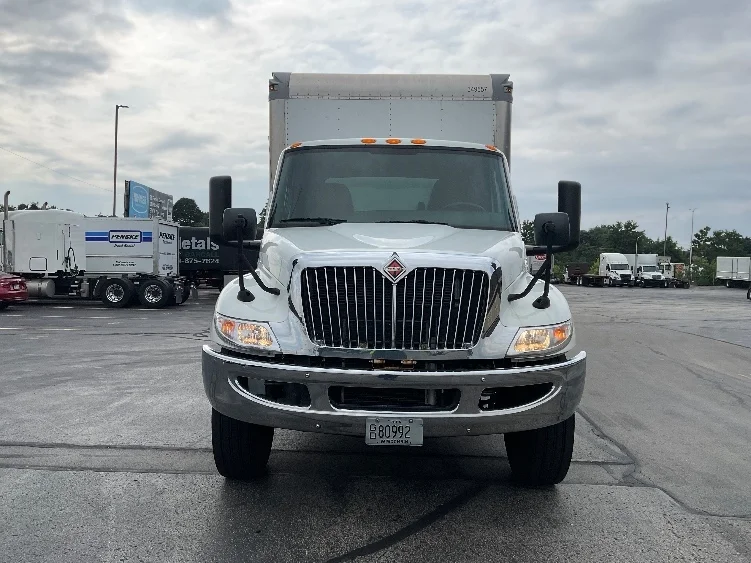 2020 International MV - image 2