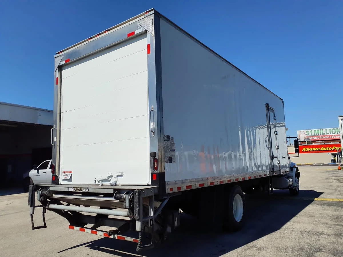 2018 International 4300 - image 4