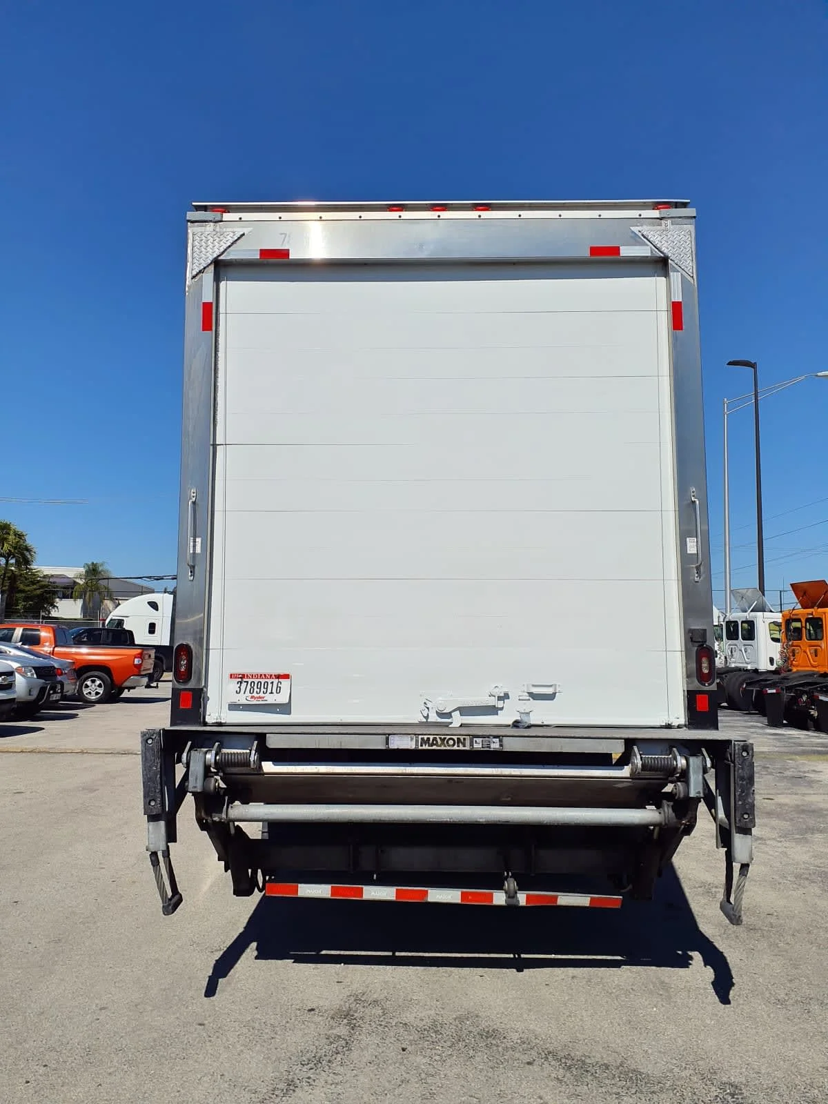 2018 International 4300 in Miami, FL — photo 5
