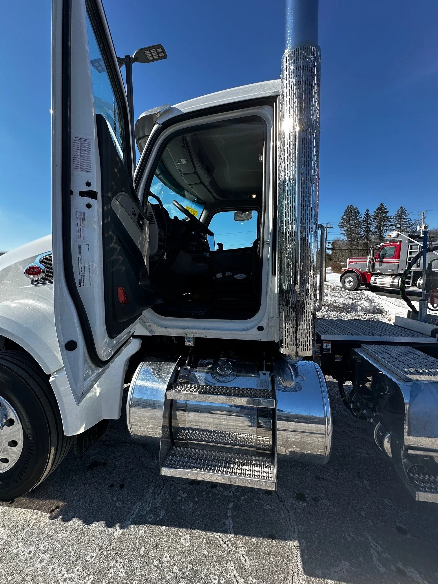 2027 Peterbilt 567 - image 5