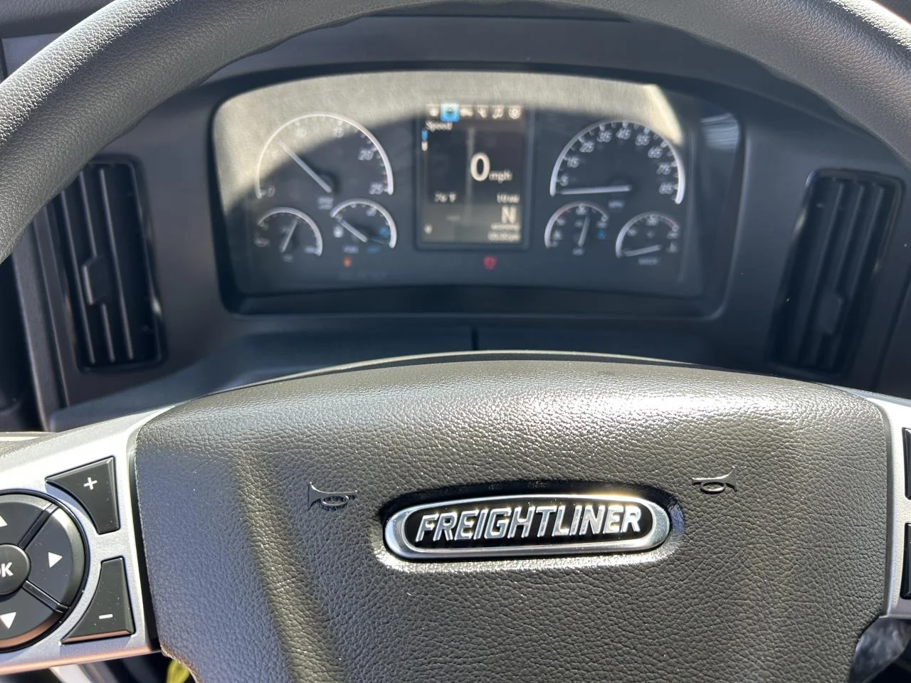 2027 Freightliner Cascadia in Pacific, WA — photo 11