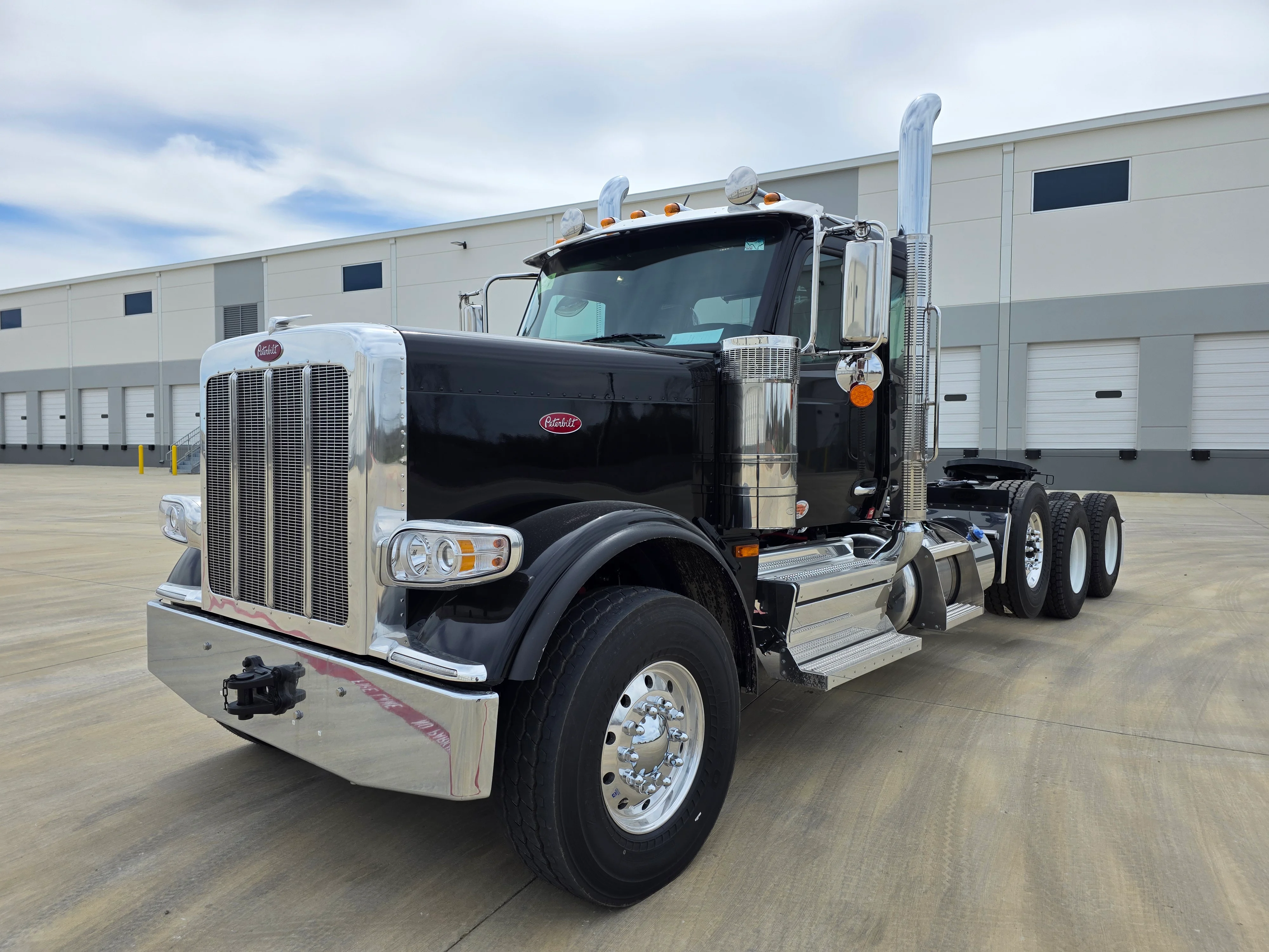 2027 Peterbilt 589 in Dunn, NC
