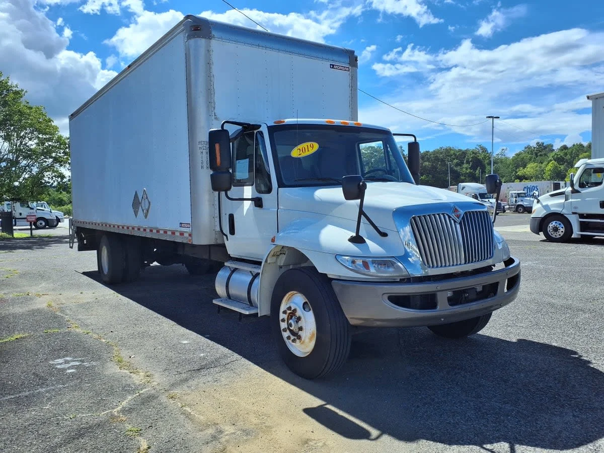 2019 International 4300 in Knoxville, TN — photo 3