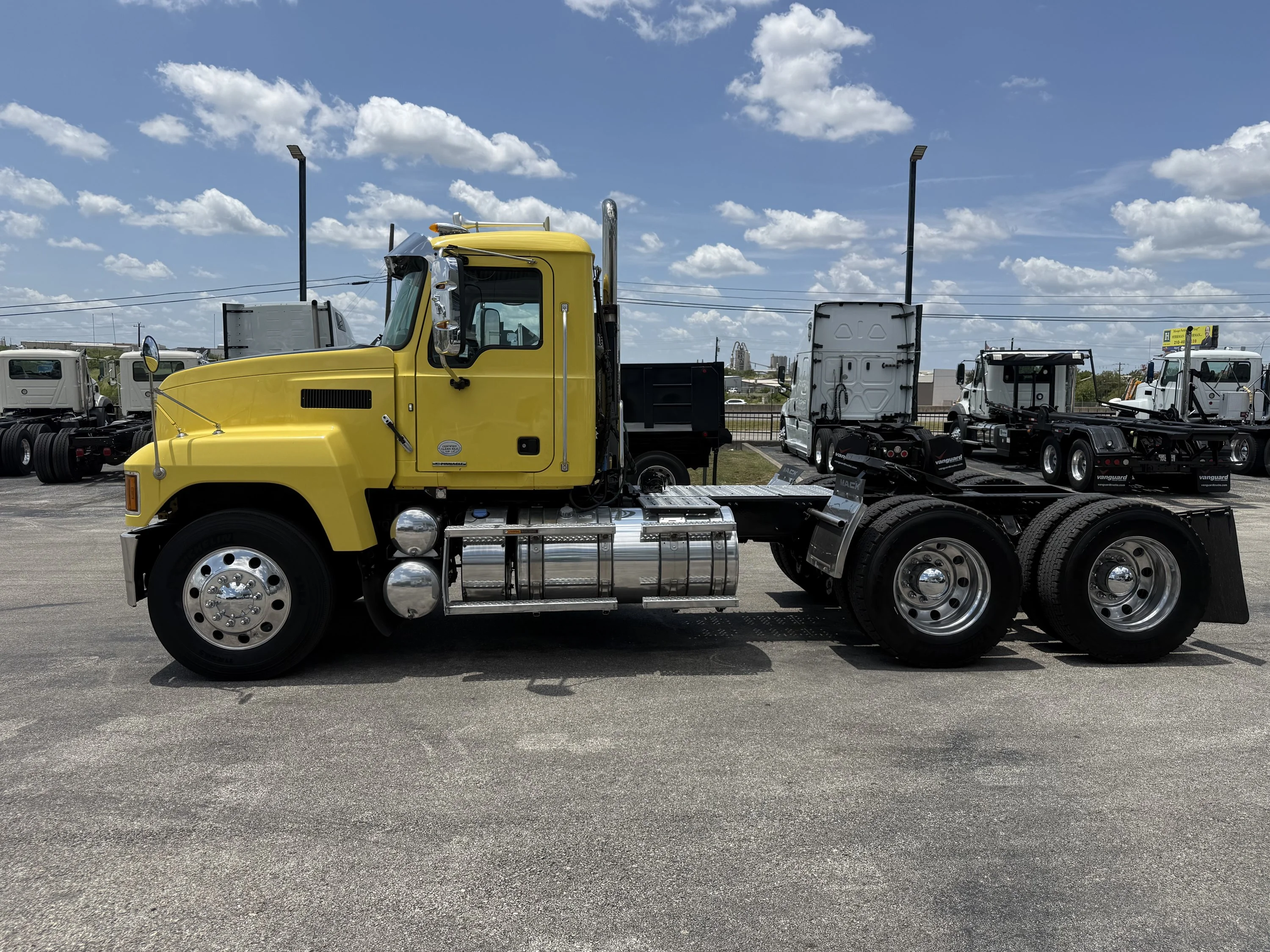 2020 Mack Pinnacle in Austin, TX — photo 10