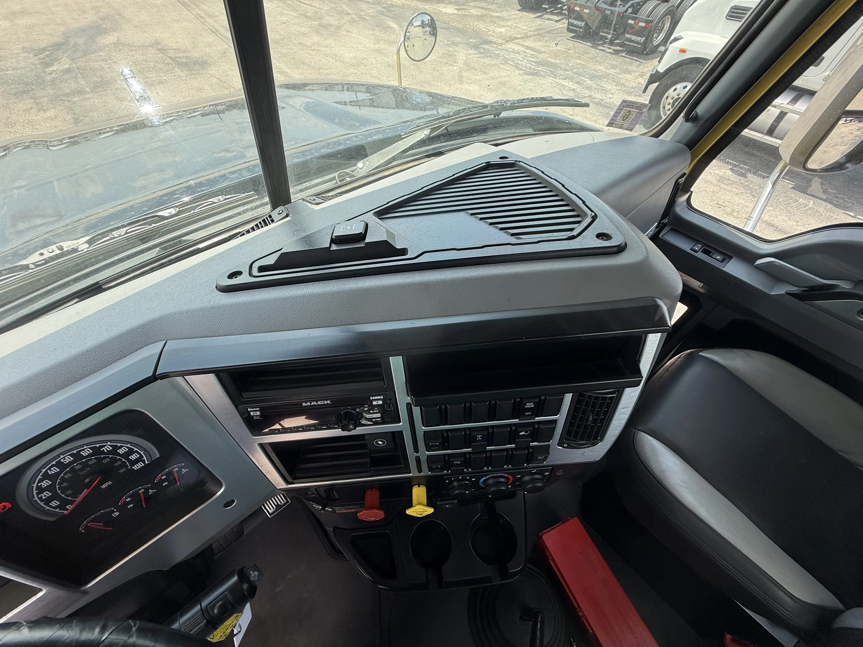 2020 Mack Pinnacle in Austin, TX — photo 20