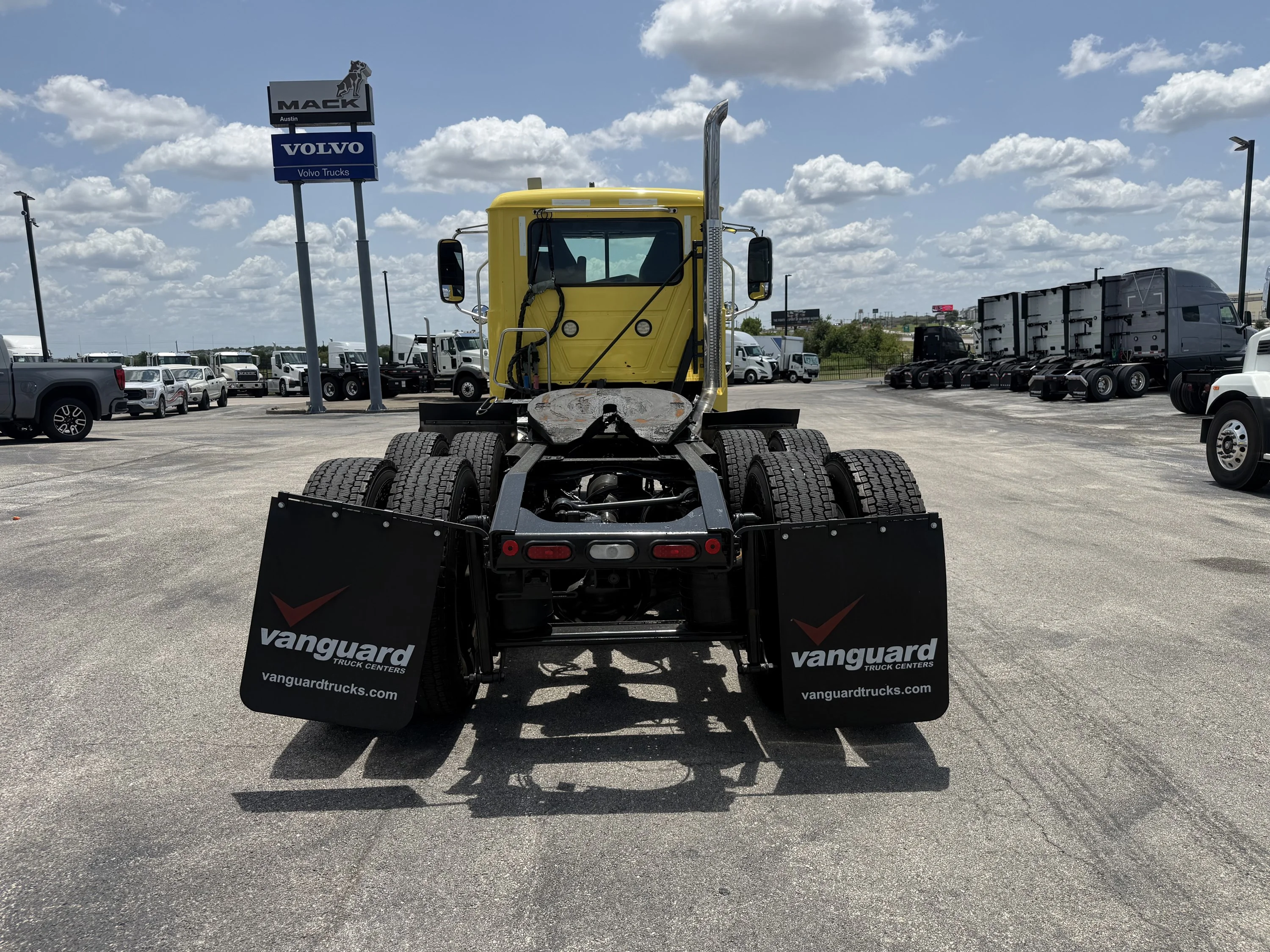 2020 Mack Pinnacle in Austin, TX — photo 6