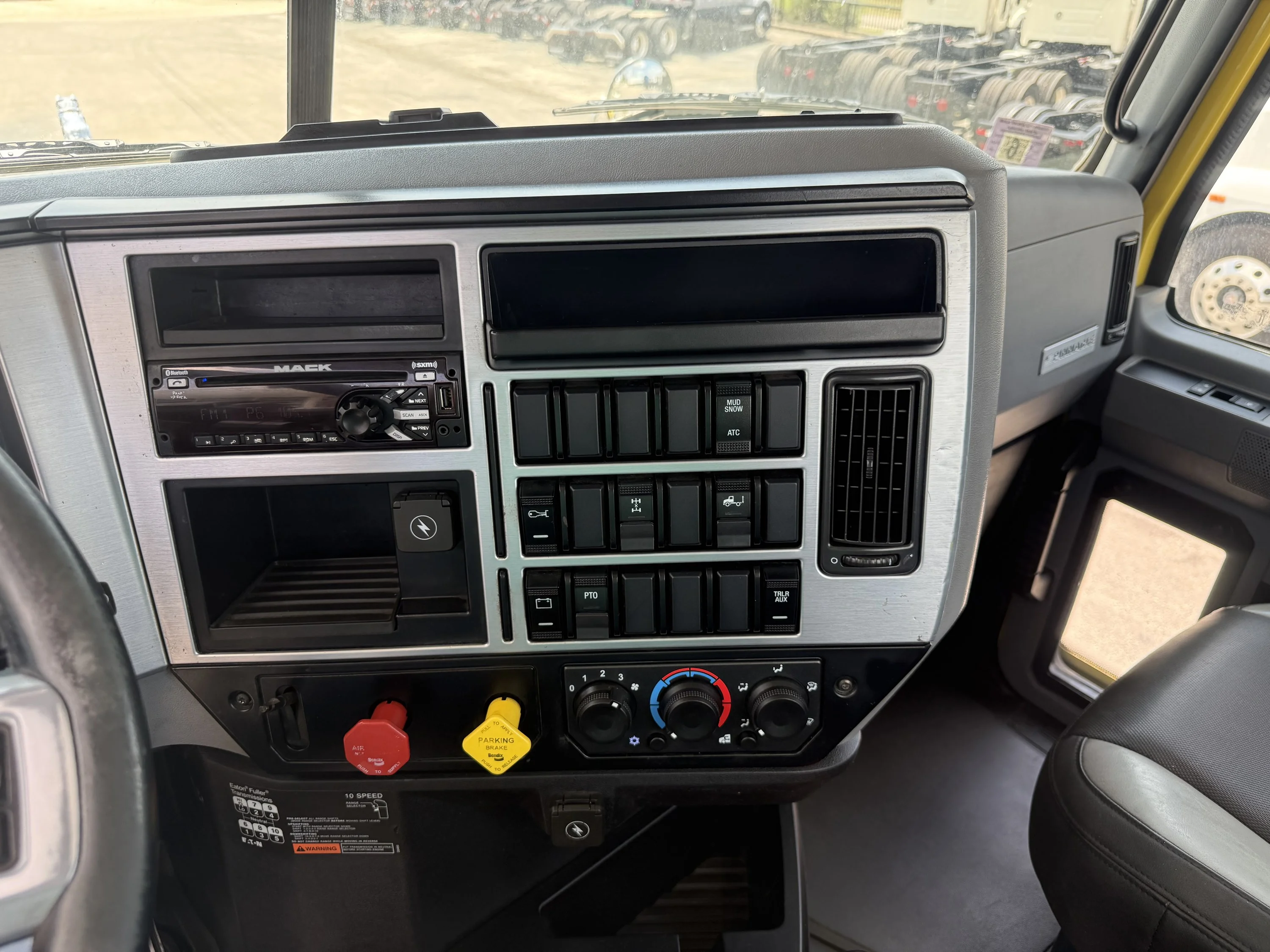 2020 Mack Pinnacle in Austin, TX — photo 17